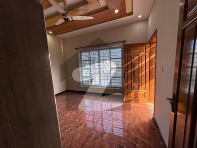 بحریہ ٹاؤن فیز 8 ۔ علی بلاک بحریہ ٹاؤن فیز 8 ۔ سفاری ویلی,بحریہ ٹاؤن فیز 8,بحریہ ٹاؤن راولپنڈی,راولپنڈی میں 4 کمروں کا 5 مرلہ مکان 1.75 کروڑ میں برائے فروخت۔