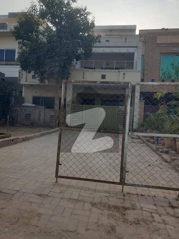 جی ۔ 13 اسلام آباد میں 5 کمروں کا 8 مرلہ مکان 5.7 کروڑ میں برائے فروخت۔ جی ۔ 13 اسلام آباد میں 5 کمروں کا 8 مرلہ مکان 5.7 کروڑ میں برائے فروخت۔