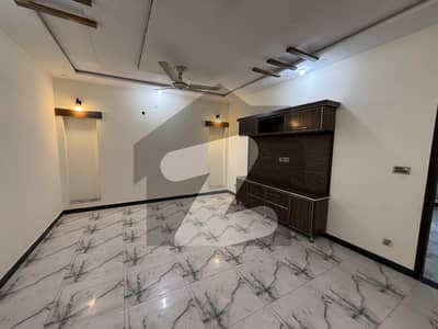 سینٹرل پارک ۔ بلاک اے سینٹرل پارک ہاؤسنگ سکیم,لاہور میں 2 کمروں کا 10 مرلہ بالائی پورشن 50.0 ہزار میں کرایہ پر دستیاب ہے۔