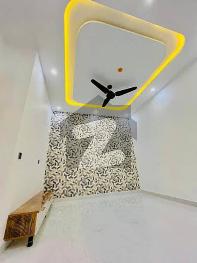 ویلینشیاء ہاؤسنگ سوسائٹی لاہور میں 2 کمروں کا 14 مرلہ زیریں پورشن 85.0 ہزار میں کرایہ پر دستیاب ہے۔