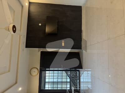 فضائیہ ہاؤسنگ سکیم فیز 1 فضائیہ ہاؤسنگ سکیم,لاہور میں 2 کمروں کا 1 کنال بالائی پورشن 88.0 ہزار میں کرایہ پر دستیاب ہے۔