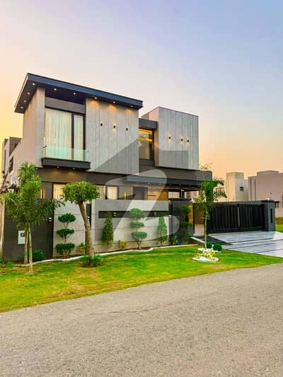 1 KANAL SUPERB FURNISHED EYE CATCHING SUPERB LUXURY BUNGALOW FOR SALE