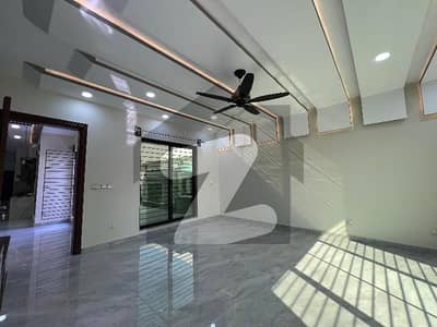 1 Kanal House for sale corner use