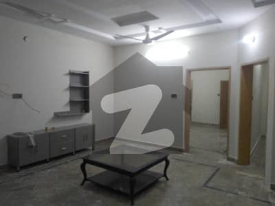 Upper Portion With Utilities Separate For Rent In New Lalazar