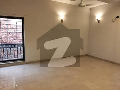 ڈی ایچ اے فیز 5 - بلاک ایچ فیز 5,ڈیفنس (ڈی ایچ اے),لاہور میں 3 کمروں کا 1 کنال بالائی پورشن 1.4 لاکھ میں کرایہ پر دستیاب ہے۔