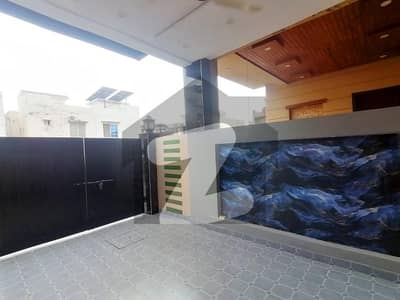 ڈی ایچ اے 11 رہبر فیز 2 ڈی ایچ اے 11 رہبر,لاہور میں 5 مرلہ مکان 2.49 کروڑ میں برائے فروخت۔