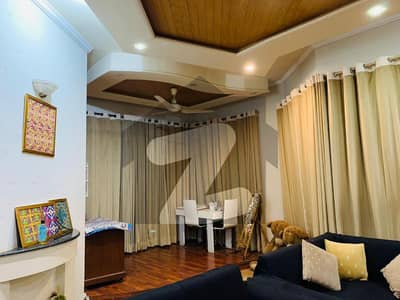 Park Facing 1 Kanal House With Basement