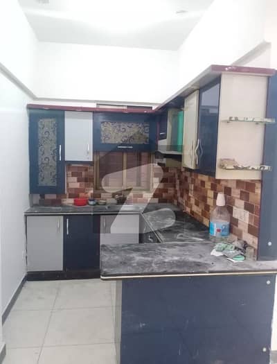 3 BED-DD FLAT (GROUND FLOOR) (SUI GAS AVAILABLE) (BUILDER TRANSFER) AVAILABLE FOR SALE IN KINGS COTTAGES, BOUNDARY WALL PROJECT, BLOCK-7 GULISTAN-E-JAUHAR KARACHI