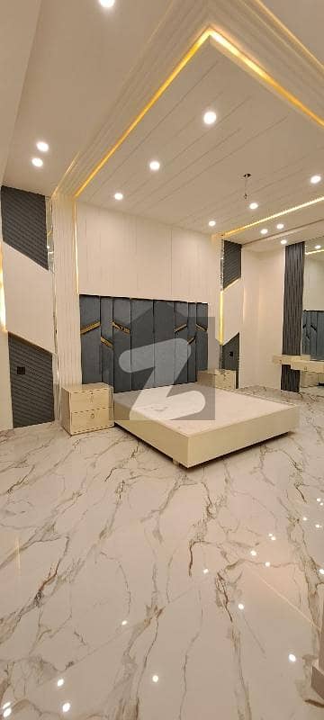 ایڈن ویلی فیصل آباد میں 5 کمروں کا 7 مرلہ مکان 3.8 کروڑ میں برائے فروخت۔