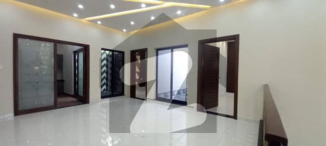 ایڈن ویلی فیصل آباد میں 5 کمروں کا 5 مرلہ مکان 2.6 کروڑ میں برائے فروخت۔