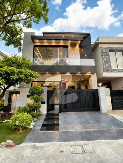 Modern Comfort Meets Prime Location 5 Marla Bungalow Near DHA Main Office