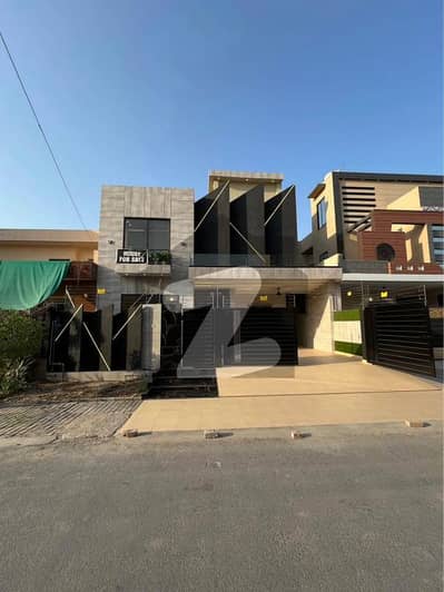 ڈی ایچ اے فیز 5 ڈیفنس (ڈی ایچ اے),لاہور میں 4 کمروں کا 10 مرلہ مکان 4.8 کروڑ میں برائے فروخت۔