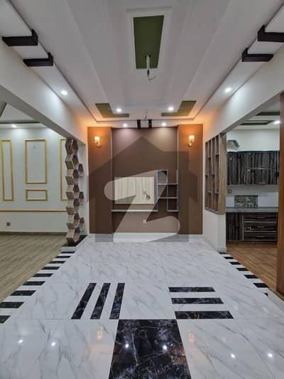 ایڈن بولیوارڈ ہاؤسنگ سکیم کالج روڈ,لاہور میں 3 کمروں کا 5 مرلہ مکان 1.8 کروڑ میں برائے فروخت۔