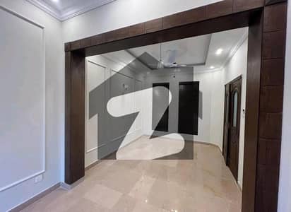 بحریہ ٹاؤن فیز 3 بحریہ ٹاؤن راولپنڈی,راولپنڈی میں 6 کمروں کا 10 مرلہ مکان 4.8 کروڑ میں برائے فروخت۔