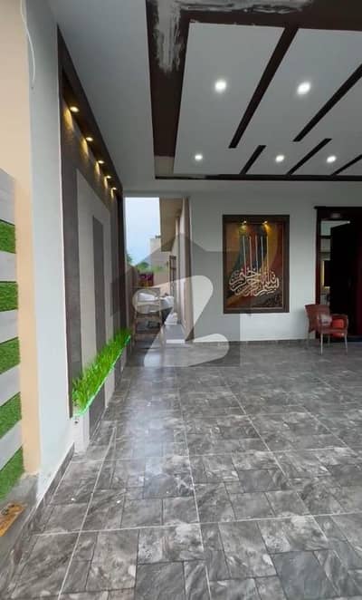 ٹاپ سٹی 1 - بلاک اے ٹاپ سٹی 1,اسلام آباد میں 5 کمروں کا 10 مرلہ مکان 4.5 کروڑ میں برائے فروخت۔