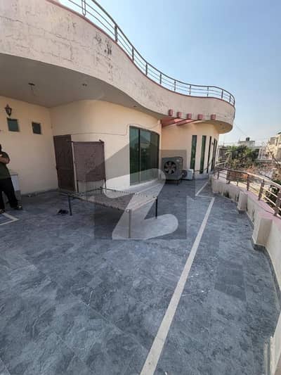 واپڈا ٹاؤن فیز 1 - بلاک ای1 واپڈا ٹاؤن فیز 1,واپڈا ٹاؤن,لاہور میں 3 کمروں کا 1 کنال بالائی پورشن 1.2 لاکھ میں کرایہ پر دستیاب ہے۔