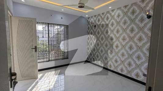 پارک ویو سٹی - ٹیولپ بلاک پارک ویو سٹی,لاہور میں 4 کمروں کا 6 مرلہ مکان 2.8 کروڑ میں برائے فروخت۔