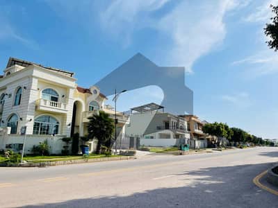 بحریہ انکلیو - سیکٹر سی 2 بحریہ انکلیو,بحریہ ٹاؤن,اسلام آباد میں 1 کنال رہائشی پلاٹ 2.97 کروڑ میں برائے فروخت۔