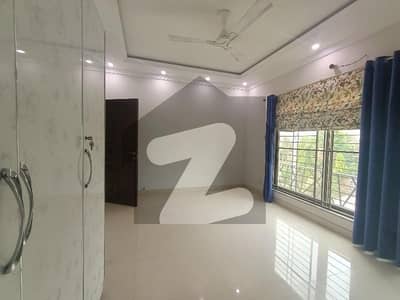 سینٹرل پارک ہاؤسنگ سکیم لاہور میں 2 کمروں کا 4 مرلہ زیریں پورشن 30.0 ہزار میں کرایہ پر دستیاب ہے۔