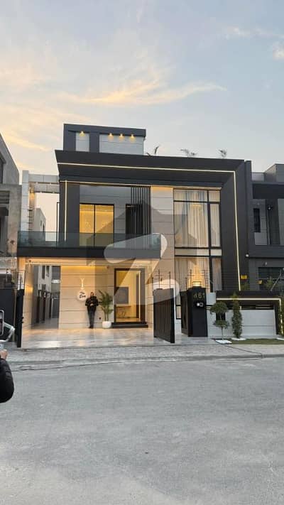 ڈی ایچ اے فیز 8 سابقہ ​​پارک ویو ڈی ایچ اے فیز 8,ڈی ایچ اے ڈیفینس,لاہور میں 4 کمروں کا 10 مرلہ مکان 1.7 لاکھ میں کرایہ پر دستیاب ہے۔