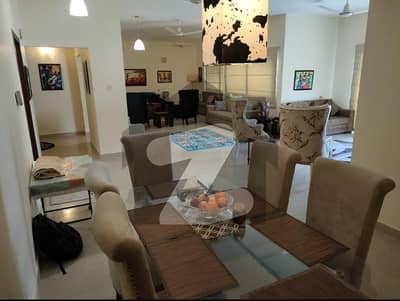 کریک وسٹا ڈی ایچ اے فیز 8,ڈی ایچ اے ڈیفینس,کراچی میں 4 کمروں کا 16 مرلہ فلیٹ 3.8 لاکھ میں کرایہ پر دستیاب ہے۔