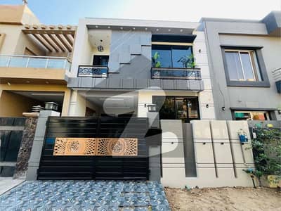 لیک سٹی رائیونڈ روڈ,لاہور میں 5 کمروں کا 5 مرلہ مکان 3.1 کروڑ میں برائے فروخت۔