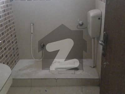 UPPER PORTION AVAILABLE FOR RENT IN UMAR BLOCK