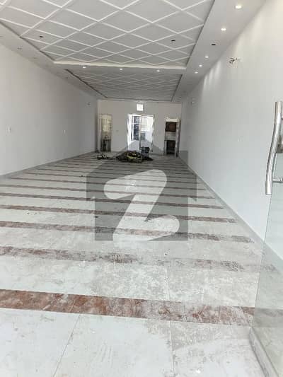 6.5 MARLA 1ST FLOOR HALL FOR SILENT OFFICE OR SOFTWARE HOUSE AVAILABLE FOR RENT IN EDEN BOLIVAR SOCIETY MAIN COLLEGE ROAD LAHORE