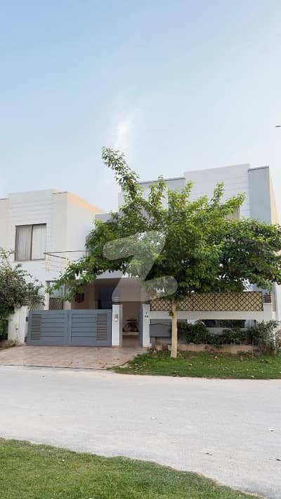 9 Marla Villa Corner + Park facing + Solar System and Green meter installed