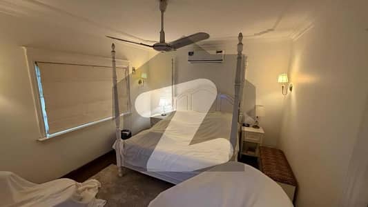 CLIFTON BLOCK 7 HOUSE / BANGALOW FOR SALE