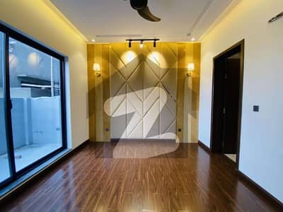 10 Marla Brand new Onwer Built house