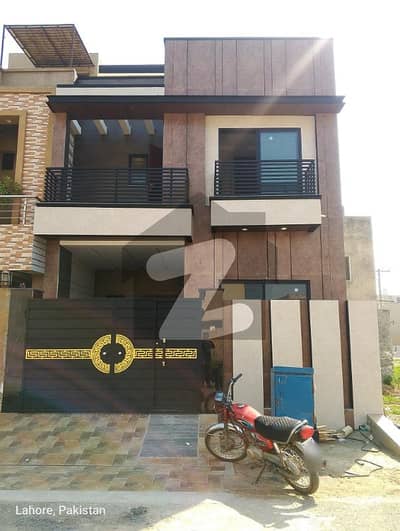 پیراگون سٹی لاہور میں 3 کمروں کا 4 مرلہ مکان 1.95 کروڑ میں برائے فروخت۔