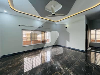 1 Kanal Upper Portion Available For Rent