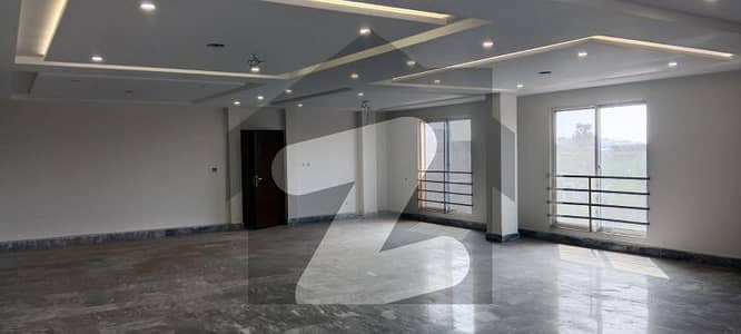 سوساں روڈ فیصل آباد میں 1 کمرے کا 6 مرلہ دفتر 1.2 لاکھ میں کرایہ پر دستیاب ہے۔