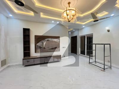 ڈی ایچ اے ڈیفینس فیز 2 ڈی ایچ اے ڈیفینس,اسلام آباد میں 6 کمروں کا 1 کنال مکان 2.8 لاکھ میں کرایہ پر دستیاب ہے۔