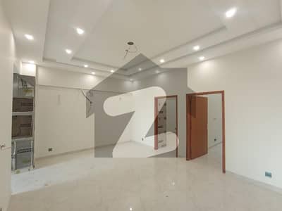 المرتضی کمرشل ایریا ڈی ایچ اے فیز 8,ڈی ایچ اے ڈیفینس,کراچی میں 3 کمروں کا 5 مرلہ فلیٹ 1.65 لاکھ میں کرایہ پر دستیاب ہے۔