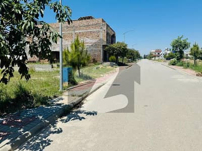 ٹاپ سٹی 1 - بلاک بی ٹاپ سٹی 1,اسلام آباد میں 1 کنال رہائشی پلاٹ 2.85 کروڑ میں برائے فروخت۔