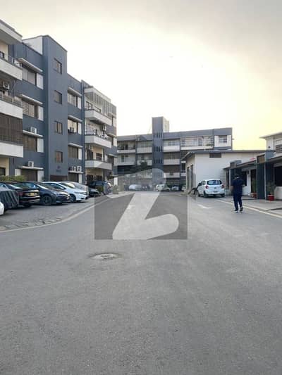 2390 SQ FT 1ST FLOOR FLAT AVAILABLE FOR SALE IN ASKARI IV