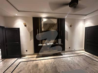 یو ای ٹی ہاؤسنگ سوسائٹی ۔ بلاک اے یو ای ٹی ہاؤسنگ سوسائٹی,لاہور میں 10 کمروں کا 2 کنال مکان 8.99 کروڑ میں برائے فروخت۔