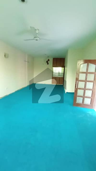 1 Kanal House Available On Rent For Office Or Residence On Main Road