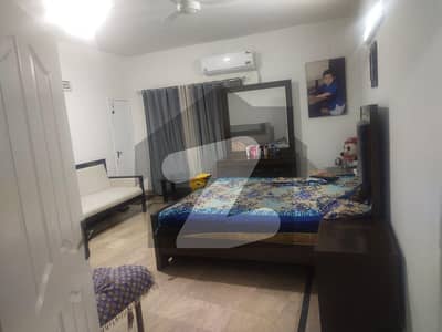1 KANAL HOUSE UPPER PORTION FOR RENT IN GULBERG 5