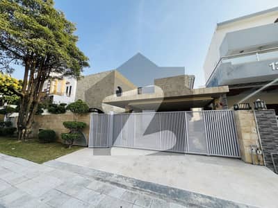 ڈی ایچ اے ڈیفینس فیز 2 ڈی ایچ اے ڈیفینس,اسلام آباد میں 6 کمروں کا 1 کنال مکان 13.0 کروڑ میں برائے فروخت۔