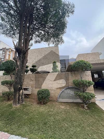 ڈی ایچ اے ڈیفینس فیز 2 ڈی ایچ اے ڈیفینس,اسلام آباد میں 5 کمروں کا 1 کنال مکان 13.0 کروڑ میں برائے فروخت۔