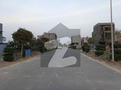 جوبلی ٹاؤن لاہور میں 5 مرلہ رہائشی پلاٹ 85.0 لاکھ میں برائے فروخت۔