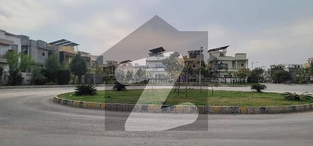 بحریہ گرینز۔ اوورسیز انکلیو - سیکٹر 3 بحریہ گرینز۔ اوورسیز انکلیو,بحریہ ٹاؤن فیز 8,بحریہ ٹاؤن راولپنڈی,راولپنڈی میں 1 کنال رہائشی پلاٹ 3.5 کروڑ میں برائے فروخت۔