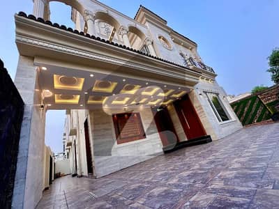 10 Marla Spanish House for Sale in Bahria Orchard Phase 1 Central Block Comfortable & Stylish Living