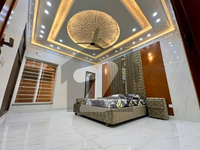 10 Marla Spanish House for Sale in Bahria Orchard Phase 1 Central Block Comfortable & Stylish Living