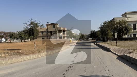 For Sale Sector F3 10 Marla Plots