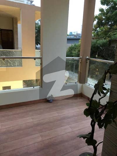 ہل پارک کراچی میں 5 کمروں کا 10 مرلہ مکان 11.5 کروڑ میں برائے فروخت۔