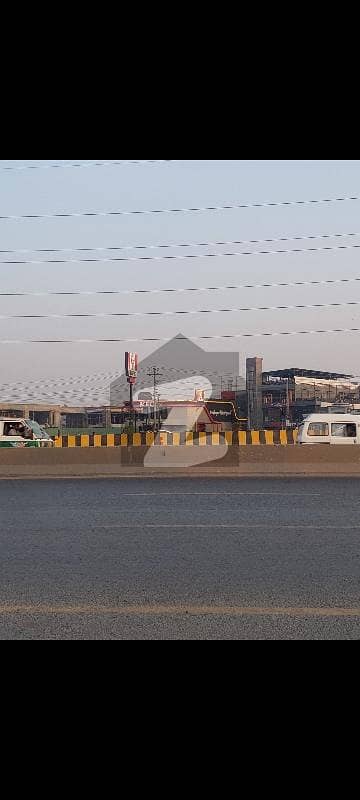 ملتان روڈ لاہور میں 9 کمروں کا 3 کنال فارم ہاؤس 10.0 کروڑ میں برائے فروخت۔